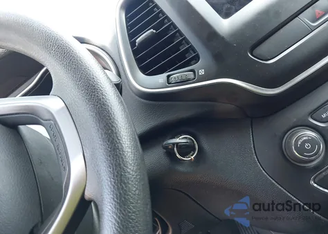 2019 Jeep Cherokee Latitude Fwd from USA, damaged, VIN 1C4PJLCX8KD407677